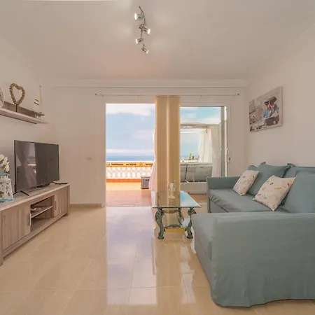 Premium Penthouse 105m2,bali Bed,heated Pool,best Sunsets