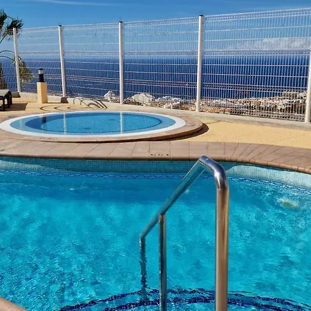Premium Penthouse 105m2,bali Bed,heated Pool,best Sunsets דירה
